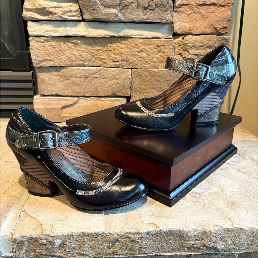 Stylish Black and Gray Women's Heeled Mary Janes